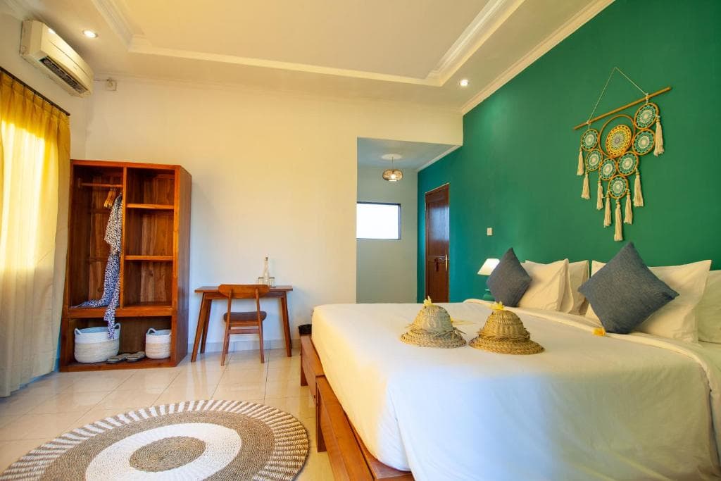 Deluxe Room - Image 2